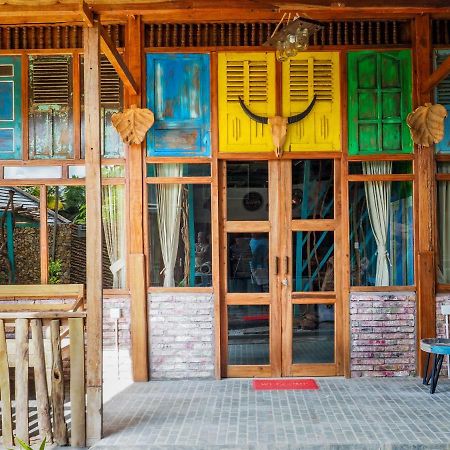 Hotel Beruga Mandalika Kuta  Zewnętrze zdjęcie