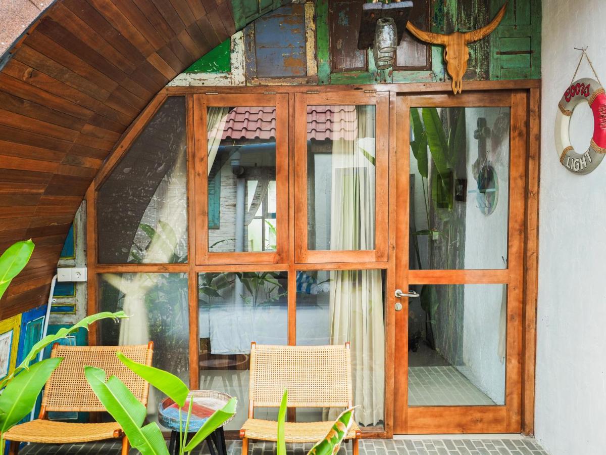 Hotel Beruga Mandalika Kuta  Zewnętrze zdjęcie